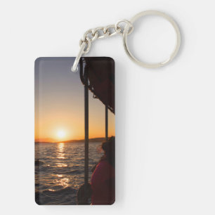 Egeïsche levensstijl op boot bij zonsondergang in  sleutelhanger