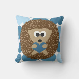 Egel en blauwe harten kussen