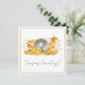 Egel In Herfstbladeren Feestdagenkaart (Staand voorkant)
