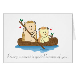 Egel-koppel dat op een houten boot vaart