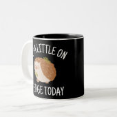 Egel weinig op Hedge Today Tweekleurige Koffiemok (Voorkant links)