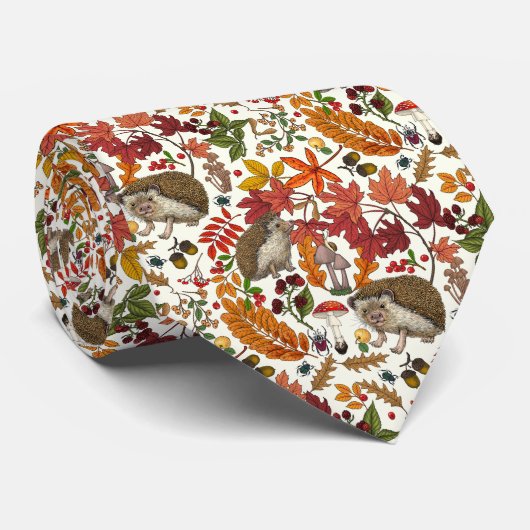 Egels en herfst bosflora op ivoor stropdas (Opgerold)