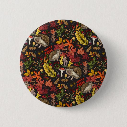 Egels en herfst bosflora op zwart ronde button 5,7 cm (Voorkant)