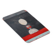Egg over red and black magneet (Rechterzijde)