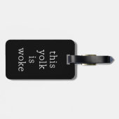 Egg Trending Funny Humor Deze dooier is wakker Bagagelabel (Achterkant horizontaal)