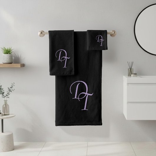 Eggplant kleur met monogram bad handdoek