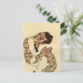 Egon Schiele- Zelf Portret met Gecontroleerd Shirt Briefkaart (Staand voorkant)