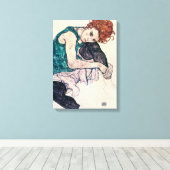 Egon Schiele Zittend Vrouw Canvas Print (Insitu (Houten vloer))
