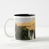 Egypte, Aswan, Nile River, Felucca-zeilboten, 2 Tweekleurige Koffiemok (Links)