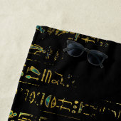 Egyptisch oog van Horus over hiërogliefen en marme Strandlaken (In situ)