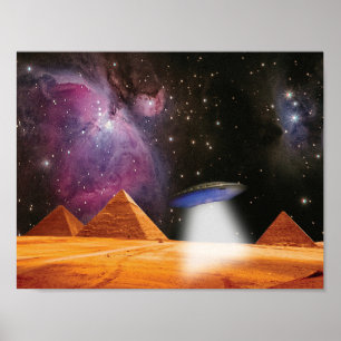 Egyptische Pyramids Giza ontmoeten ruimte en UFO Poster