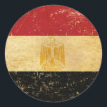Egyptische Vlag Vintage Grunge Ontwerp Ronde Sticker<br><div class="desc">Ronde sticker met de Egyptische vlag in vintage gedistrobeerde grunge oude stijl ontwerp. Dit bekrast verouderde ontwerp toont de vlag van Egypte in retro vintage stijl. Dit ontwerp is geweldig om te laten zien dat je trots bent om Egyptisch te zijn.</div>