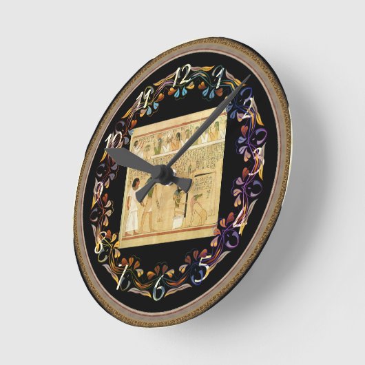 Egyptische wandklok in Hieroglyphs (Hoek)