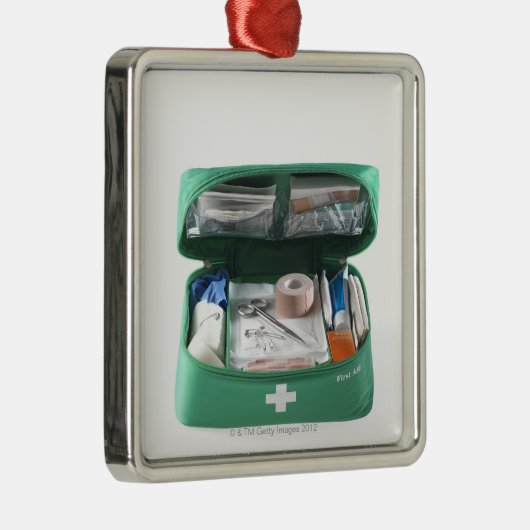 EHBO-kit. Metalen Ornament (Rechts)