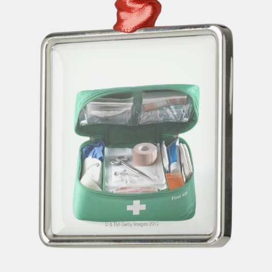 EHBO-kit. Metalen Ornament (Links)