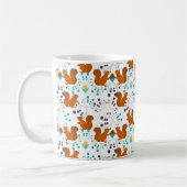 Eichhörnchen mit Eicheln Beeren Muster Koffiemok (Links)