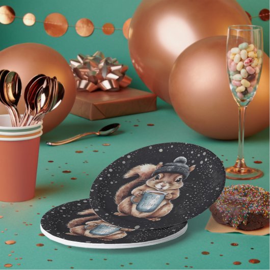 Eichhörnchen mit Tasse und Schnee „Stay Warm“ Papieren Bordje (Multi)