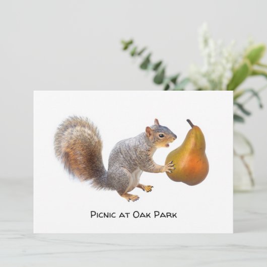 Eierrel Eating Pear Party Uitnodiging (Staand voorkant)