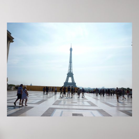 EIFFEL TOWER ACHTER CONCRETE BOUW POSTER (Voorkant)