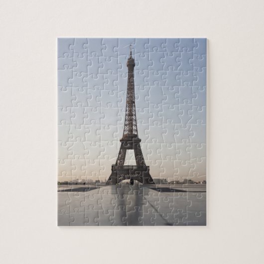 Eiffel Tower at dusk, Parijs, Ile-de-France; Legpuzzel (Verticaal)