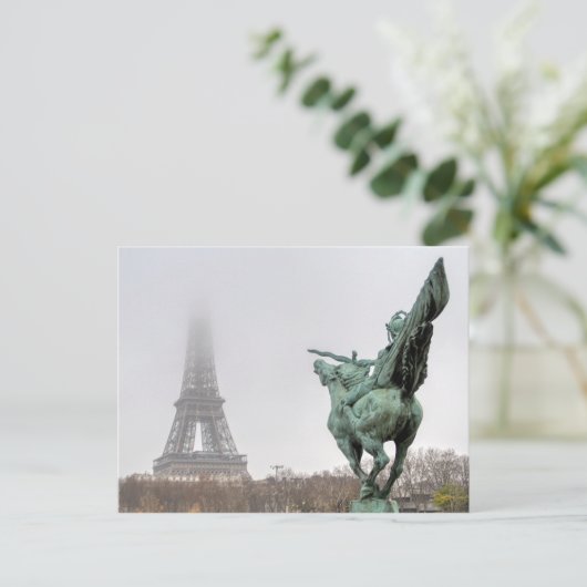 Eiffeltoren en Bir-hakeim-brug op een slechte dag Briefkaart (Staand voorkant)