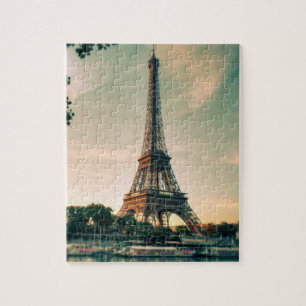 Eiffeltoren werpt kussen op legpuzzel