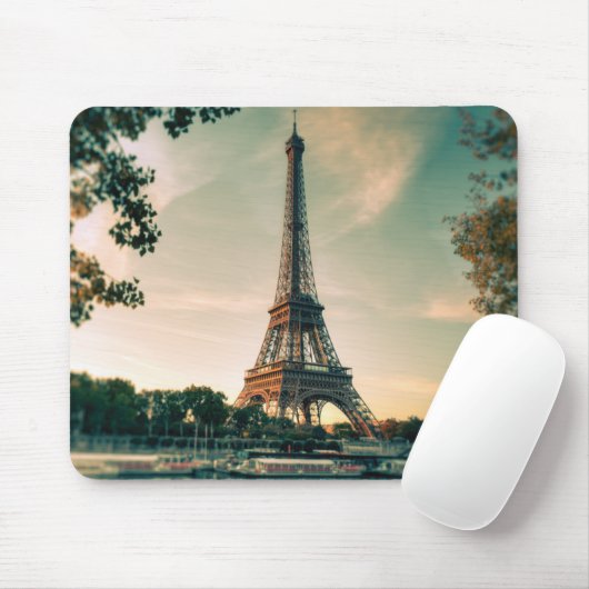 Eiffeltoren werpt kussen op muismat (Met muis)