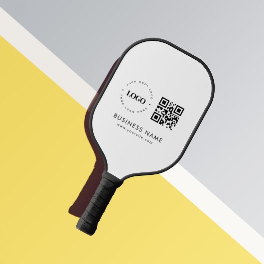 Eigen code en tekst van het bedrijfsteam van het B Pickleball Paddle