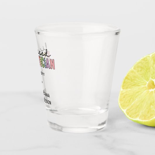 Eigen estheticiaanse cosmetoloog met licentie shot glas (Rechts)