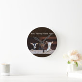 Eigen geiten op een houten hek ronde klok (Huis)