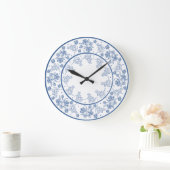 Eigen indigoon op witte Floral Border Wall Clock Grote Klok (Huis)