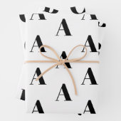 Eigen Initiaal monogram Letter zwart wit Inpakpapier Vel (In situ)