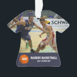 Eigen jaar naam van het team van de Speler van de  Ornament<br><div class="desc">Show uw teamtrots met dit geweldige basketbalfotoontwerp: upload gewoon uw foto's en voeg uw aangepaste tekst toe aan een cadeau van één soort. Ideaal voor einde van het seizoen of de cadeau van de coach. Verander de achtergrond of de tekstkleur om uw teamkleur aan te passen - enkel klik aanpassen....</div>