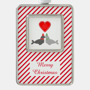Eigen kerstcadeauzegels verzilverd omlijst ornament