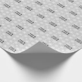 Eigen kerstmis SilverGrey Snowflake Logo Cadeaupapier (Hoek)