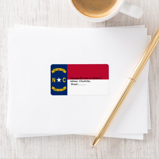Eigen label met vlag van North Carolina, VS. (Insitu)