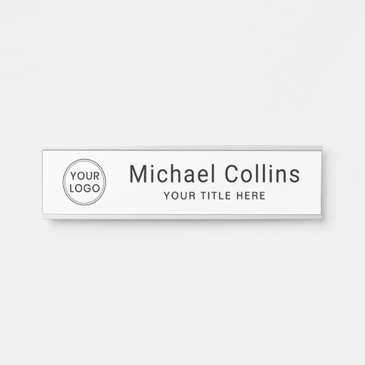 Eigen logo wit of enige kleurnaam en titel deurbordje (Voorkant)