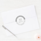 Eigen monogram stijlvol, achternaam en retouradres ronde sticker (Envelop)