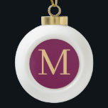 Eigen monogrammen keramische bal ornament<br><div class="desc">Monogrammed Keramische Ball Christmas Ornament met elegante kleuren Personaliseer het nu; klik op de knop aanpassen om uw initiaal toe te voegen</div>