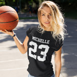 Eigen naam Aantal vrouwen Sport Jersey T-Shirt<br><div class="desc">Creëer je eigen gepersonaliseerde football-trui-T-shirt met eigen naam en nummer. Een cool aanpasbaar shirt voor sport,  dat is een geweldig cadeauidee voor vrouwen. Deze trendy vrouwen die sportkleding dragen,  zijn geschikt voor alle sporten,  inclusief football,  voetbal,  volleybal,  honkbal,  softbal,  basketbal en hockey.</div>