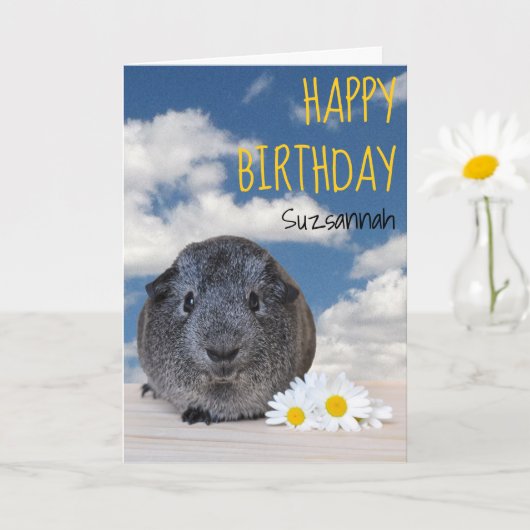Eigen naam Happy Birthday Guinea Pig White Daisy Kaart (Kleine Plant)