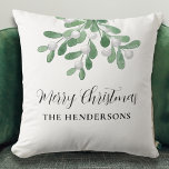 Eigen naam Mistletoe-kerstSierkussen Kussen<br><div class="desc">Deze feestelijke kussen zijn versierd met waterverf minletoe en vrolijk kerstfeest in stijlvolle typografie. Eenvoudig aan te passen met uw familienaam. Omdat wij ons kunstwerk creëer,  zult u dit nauwkeurige afbeelding niet vinden van andere ontwerpers. Oorspronkelijke Waterverf © Michele Davies.</div>