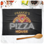 Eigen naam Neon Italiaans Pizzeria Pizza House Theedoek<br><div class="desc">Aangepaste Neon Sign Style Italiaans Pizzeria Pizza House Persoonlijke cadeaus - Aanpassen met jouw naam of aangepaste tekst!</div>