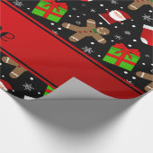 Eigen naam zwarte santas gingerbrood cadeaupapier (Hoek)