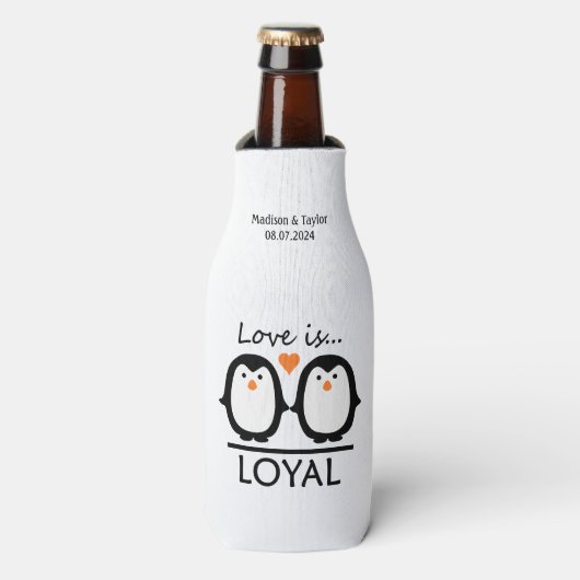 Eigen namen en datum van Penguin Love Flesjeskoeler (Fles Voorkant)