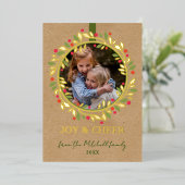 Eigen rode bessen Groene bladeren Wreated Gold Folie Feestdagenkaart (Staand Voorkant)