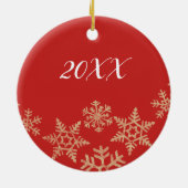 Eigen rode en goudnaam en datum met sneeuwvlokken keramisch ornament (Achterkant)