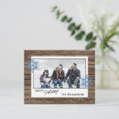 Eigen sneeuwvlokken en houten houten planken briefkaart (Staand voorkant)