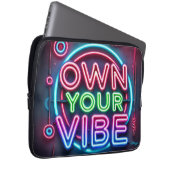 Eigen Vibe – Neon Neopreen laptophoes Laptop Sleeve (Voorkant Rechts)