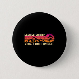 Eigenaar yogastudio baan verjaardag werknemer prof ronde button 5,7 cm